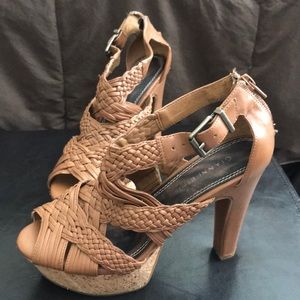 Gianni Bini Brown heels